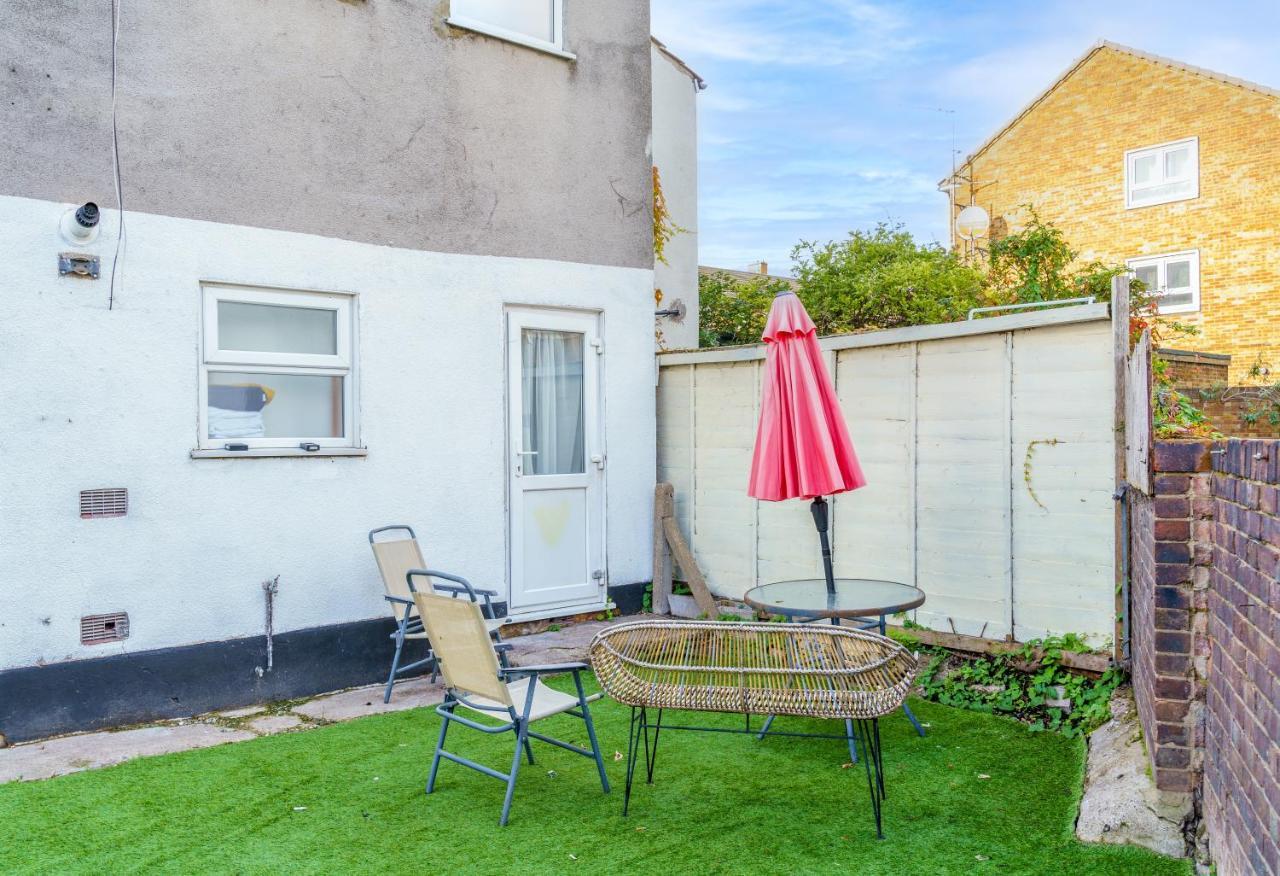 Modern 2 Bed Close To Westfield Stratford Mall With Garden Londres