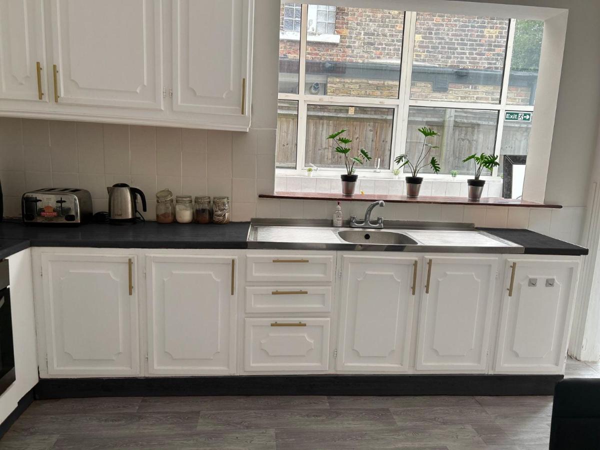 Gasthuis Balham, South Spacious F2, 6 Available Londen