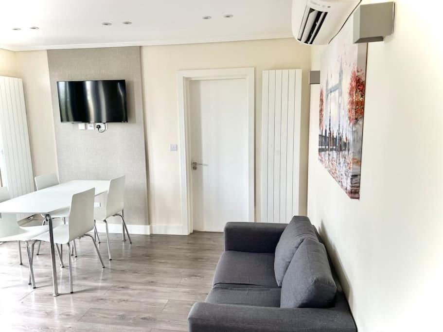 Leilighet Luxurious 2 Bedroom Flat In *