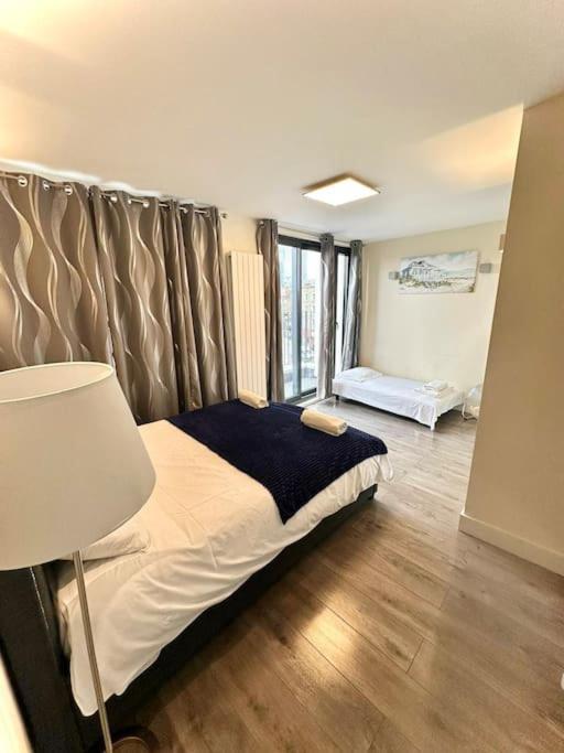 Luxurious 2 Bedroom Flat In Leilighet *