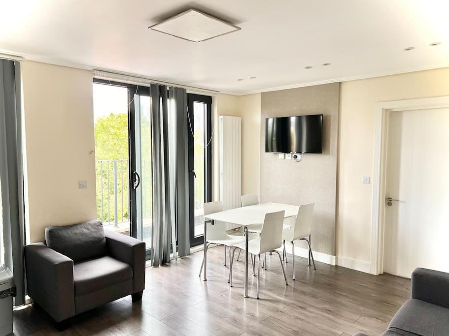 Leilighet Luxurious 2 Bedroom Flat In London