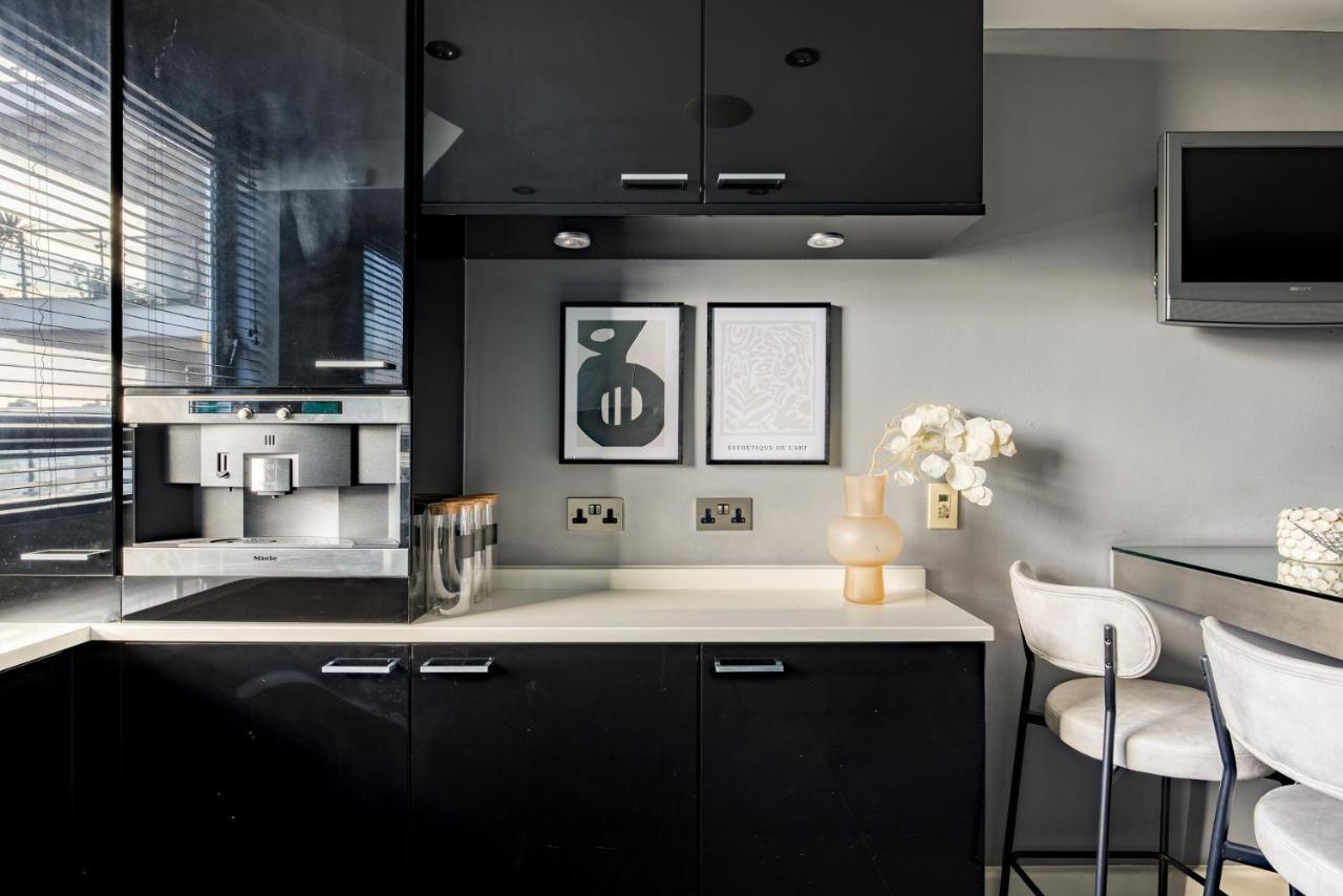 The River Thames View - Stunning 2bdr Flat With Study + Balcony Apartment