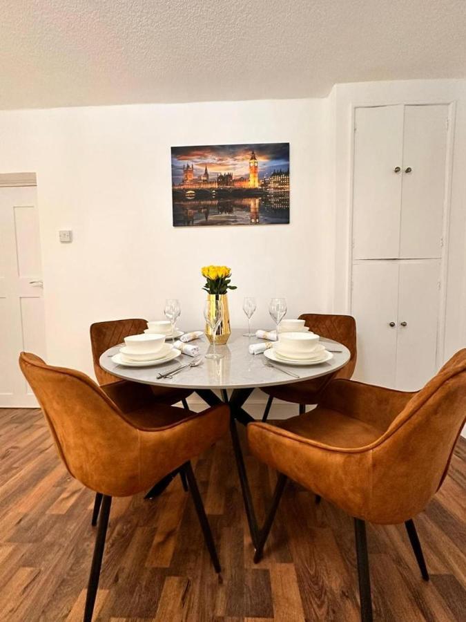 Luxury In Prime Location Apartment