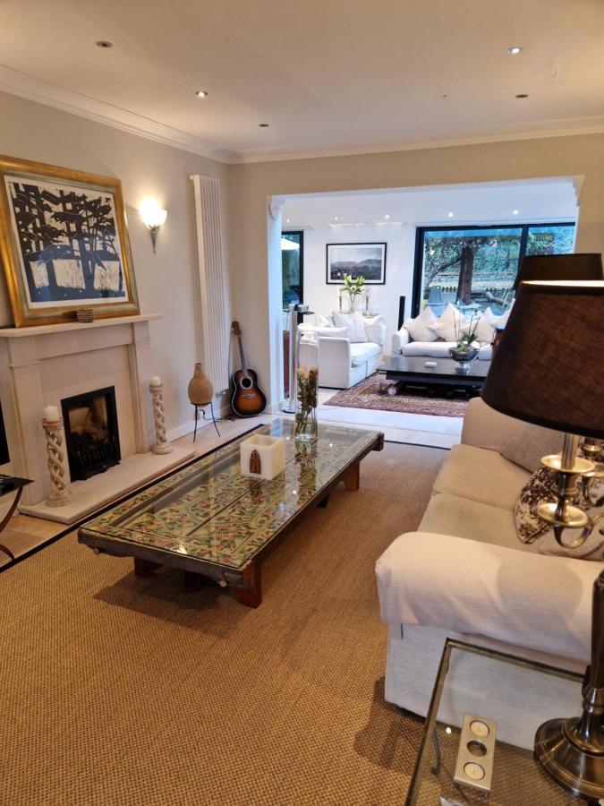 Stunning 5 Bedroom Putney House