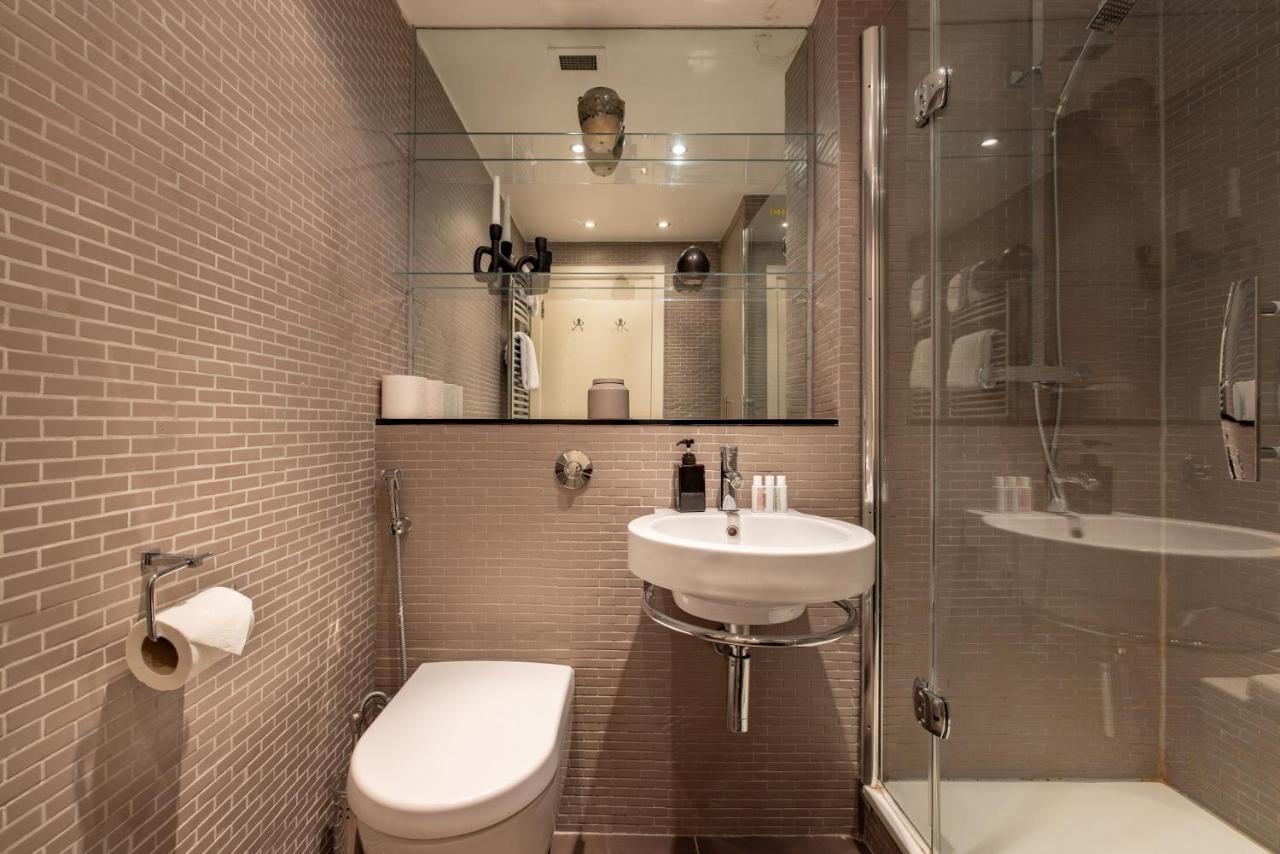 The River Thames View - Stunning 2bdr Flat With Study + Balcony Apartment London