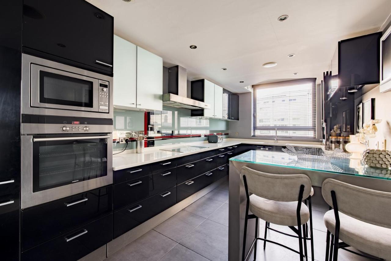 The River Thames View - Stunning 2bdr Flat With Study + Balcony Apartment London