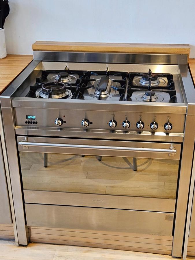 Stunning 5 Bedroom Putney House Holiday home London