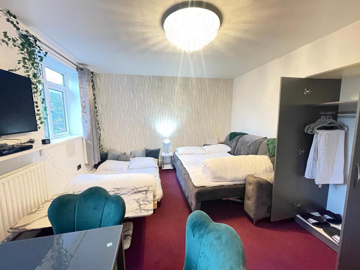 With Shared Kitchen London