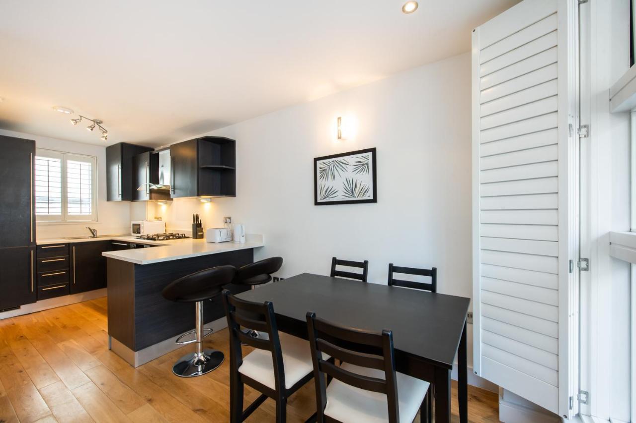 2 Bed Flat In Clapham Common *