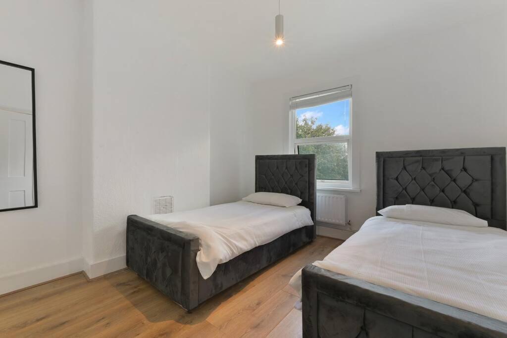 Cosy 3 Bed In Colliers Wood Vakantiehuis *