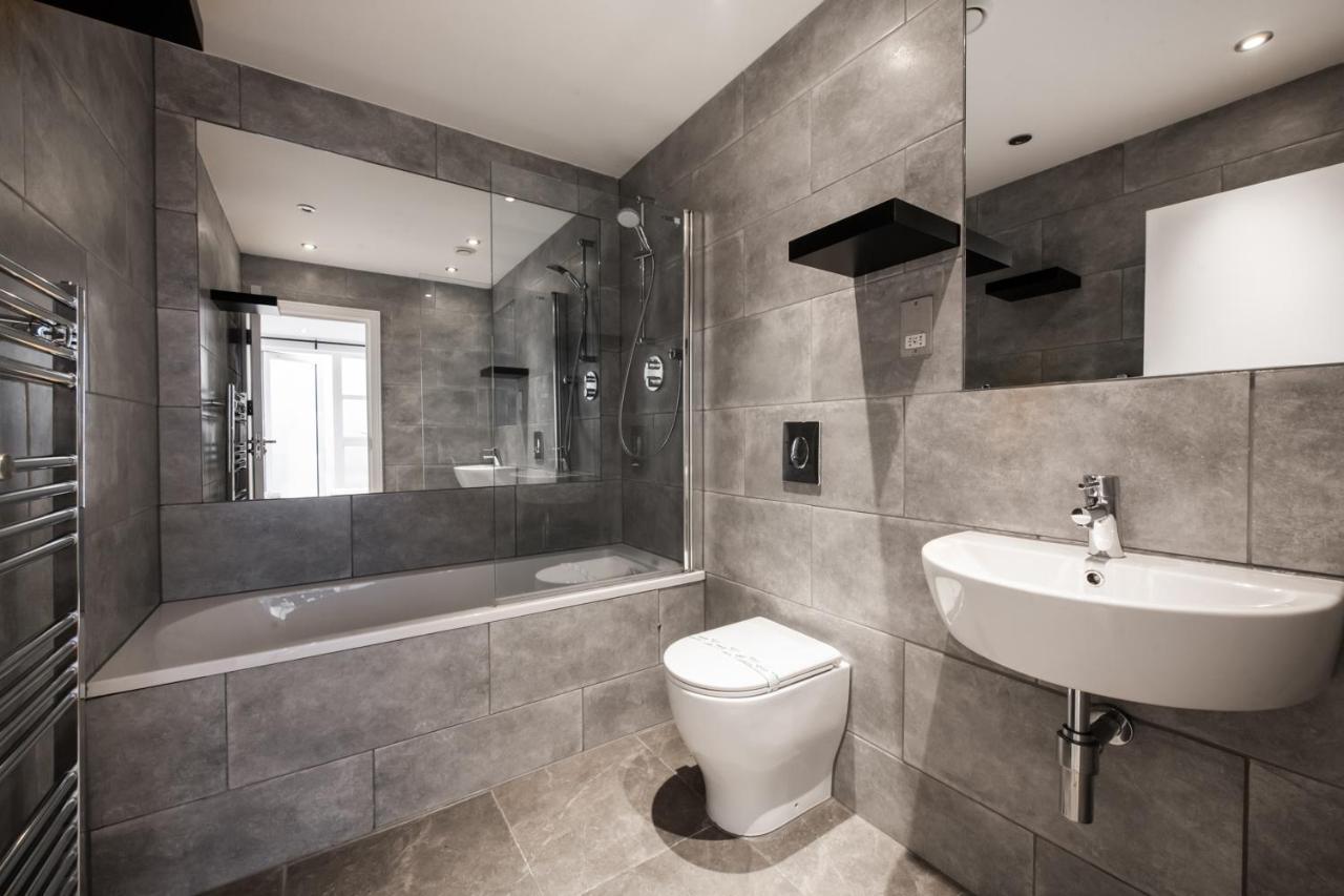 2 Bed Flat In Clapham Common * Londen