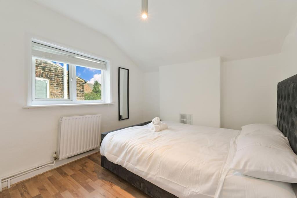 Cosy 3 Bed In Colliers Wood Vakantiehuis