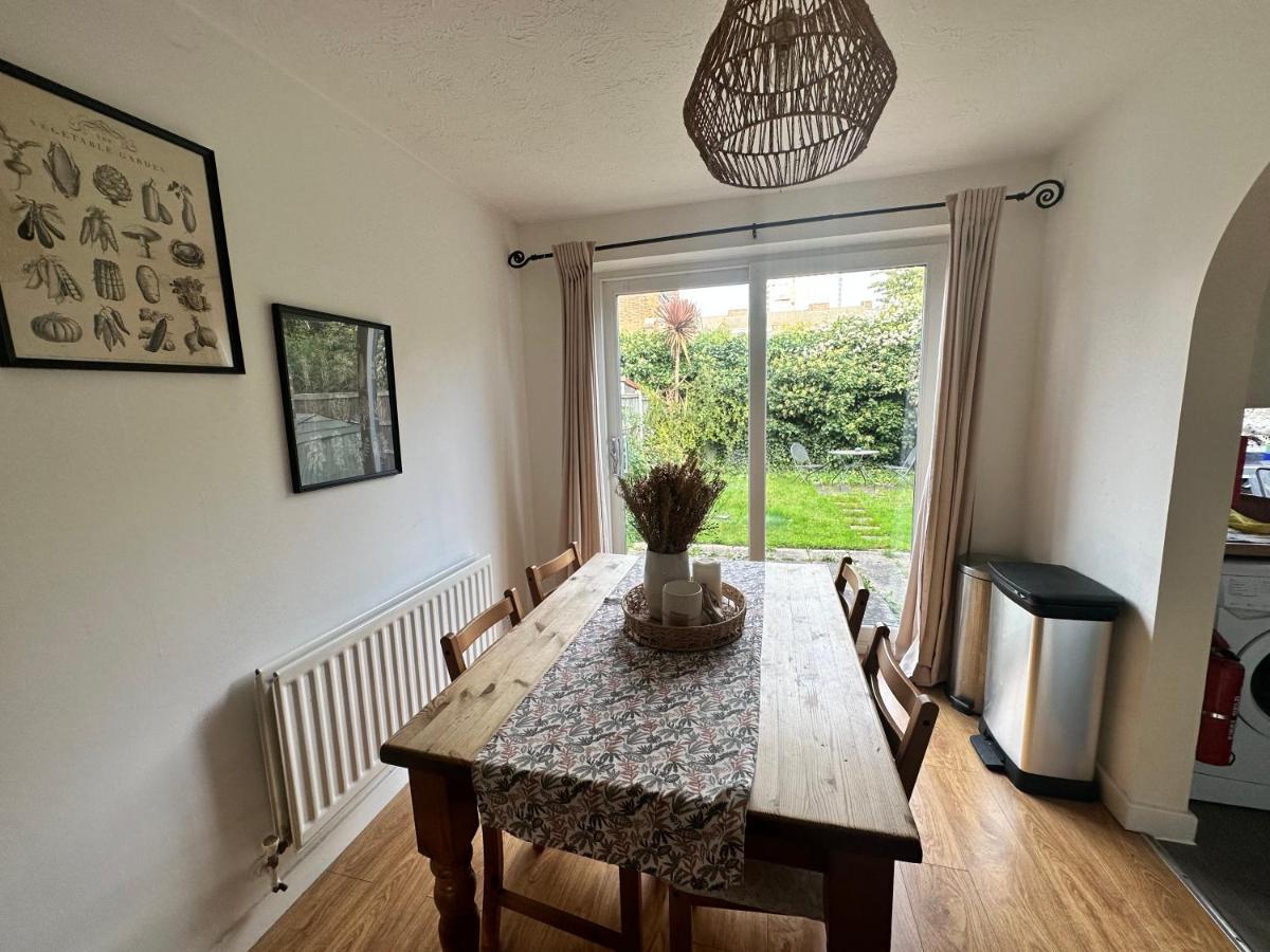 3 Bedroom House 2 Stops From Bridge London