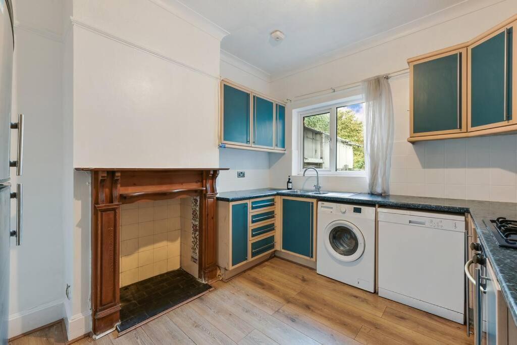 Vakantiehuis Cosy 3 Bed In Colliers Wood