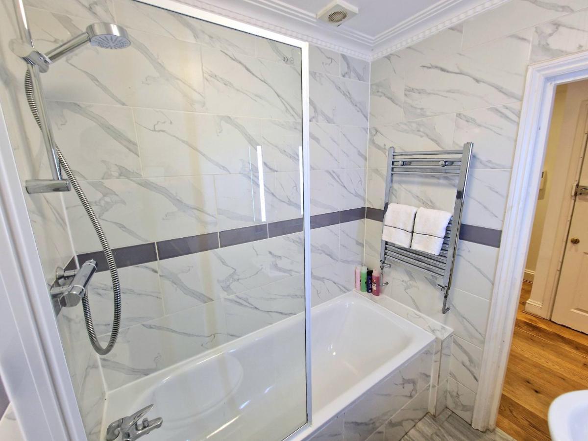 Cosy In Kensington - Great Location! 3 Minutes Walk To Earl's Court Station Leilighet