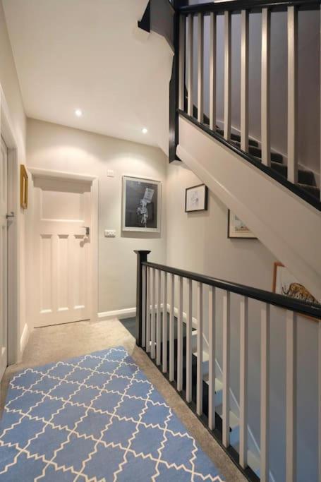 A Beautiful And Welcoming And Garden Holiday home *