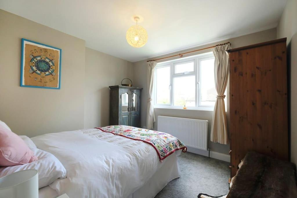 A Beautiful And Welcoming And Garden Holiday home *