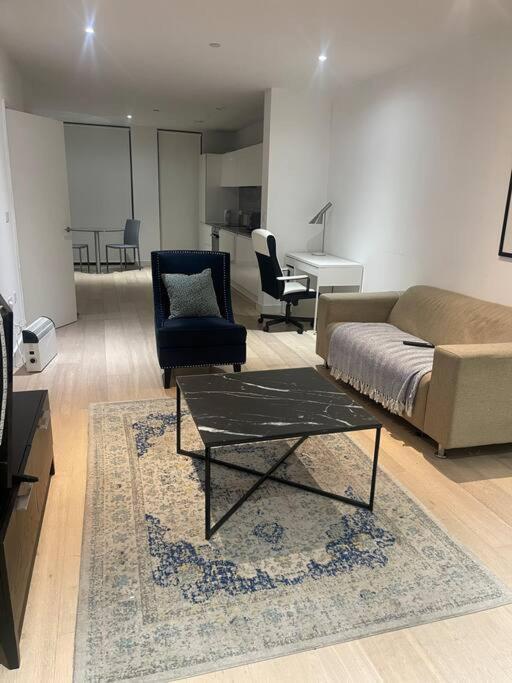 Stunning 2 Bedroom Apartamento
