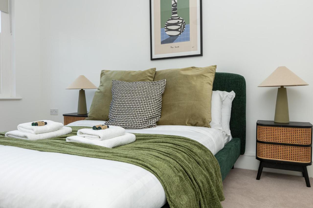 Spacious 4br 3-storey Townhouse In Lively Deptford London