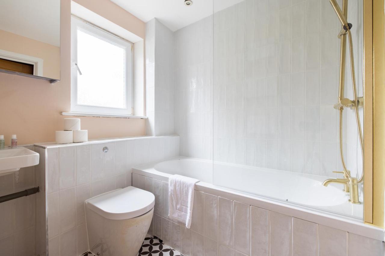 The Walworth Hideout - Elegant 2bdr Flat Londen