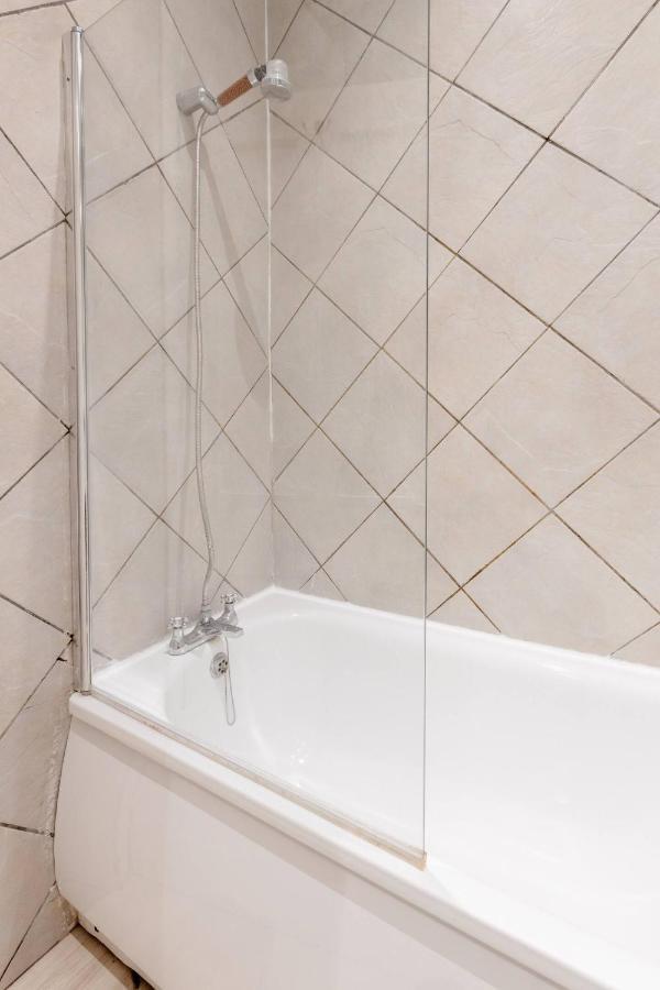 Spacious Apt In Central Apartment London