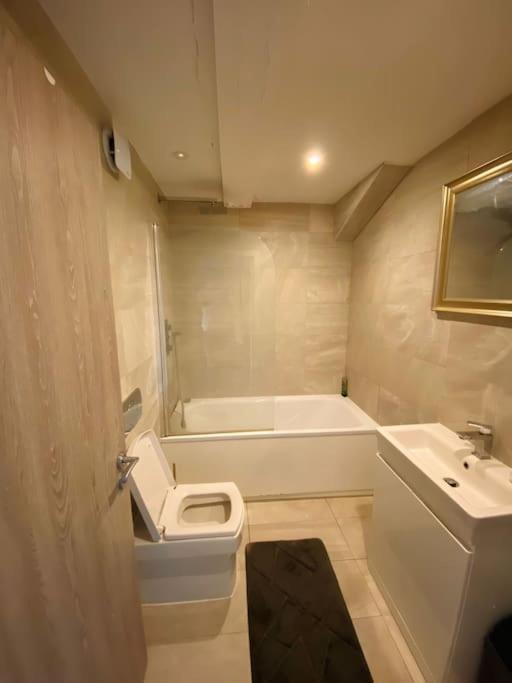 9b - The Bricklane Artistic Studio * London
