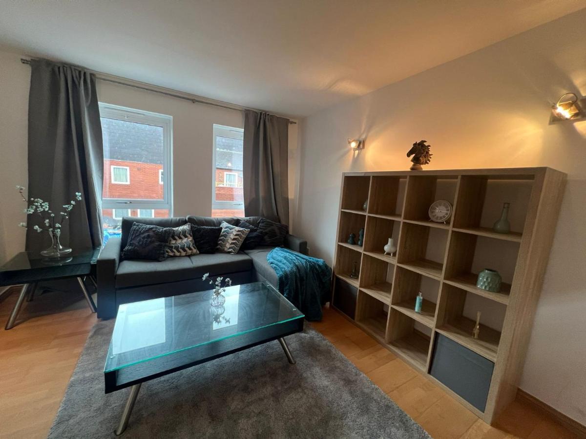 2 Bedroom Flat In Leicester Square Appartement Londen