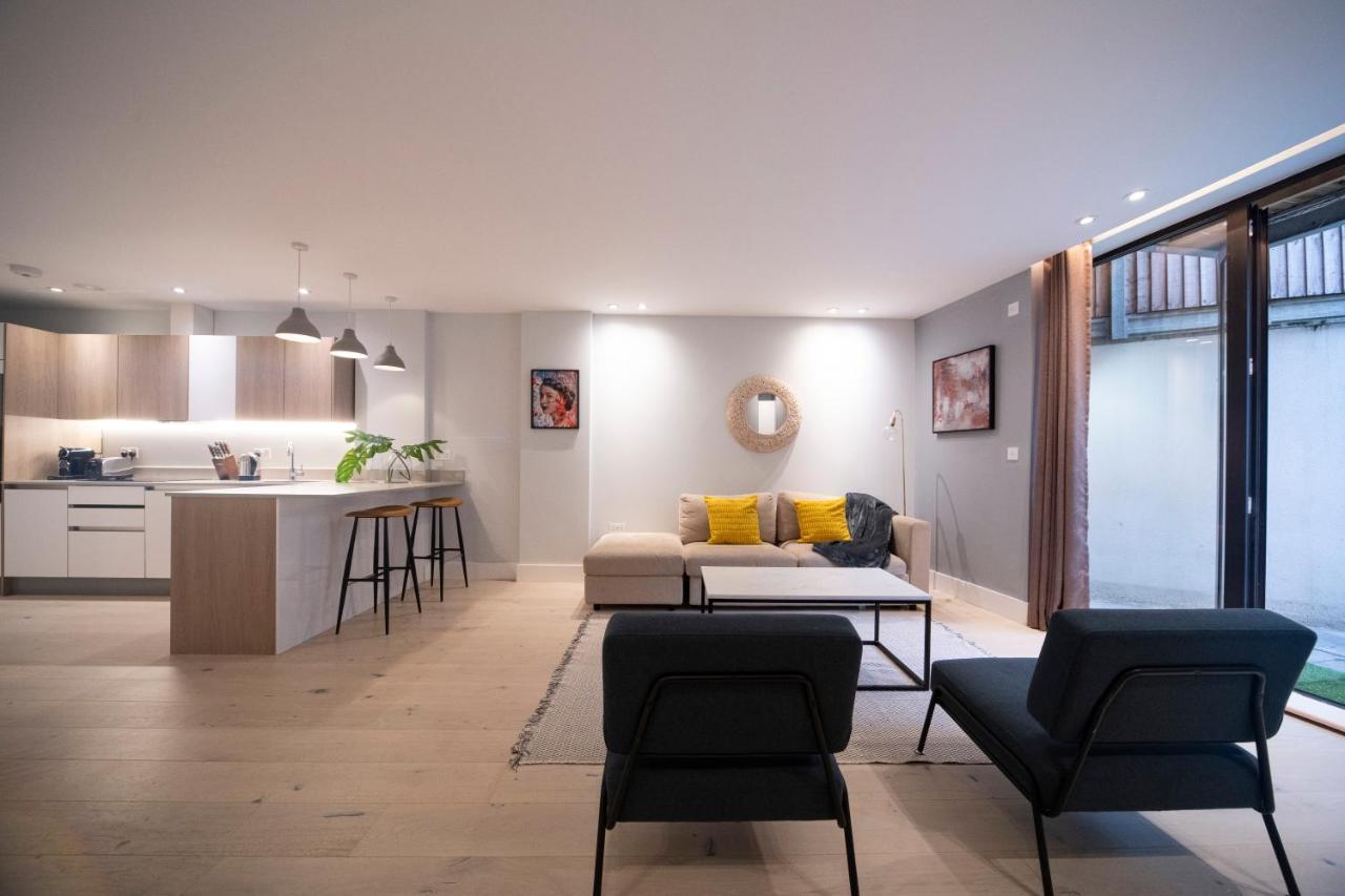 Stylish 1br - Bright & Large Living Area W/ Patio Apartamento