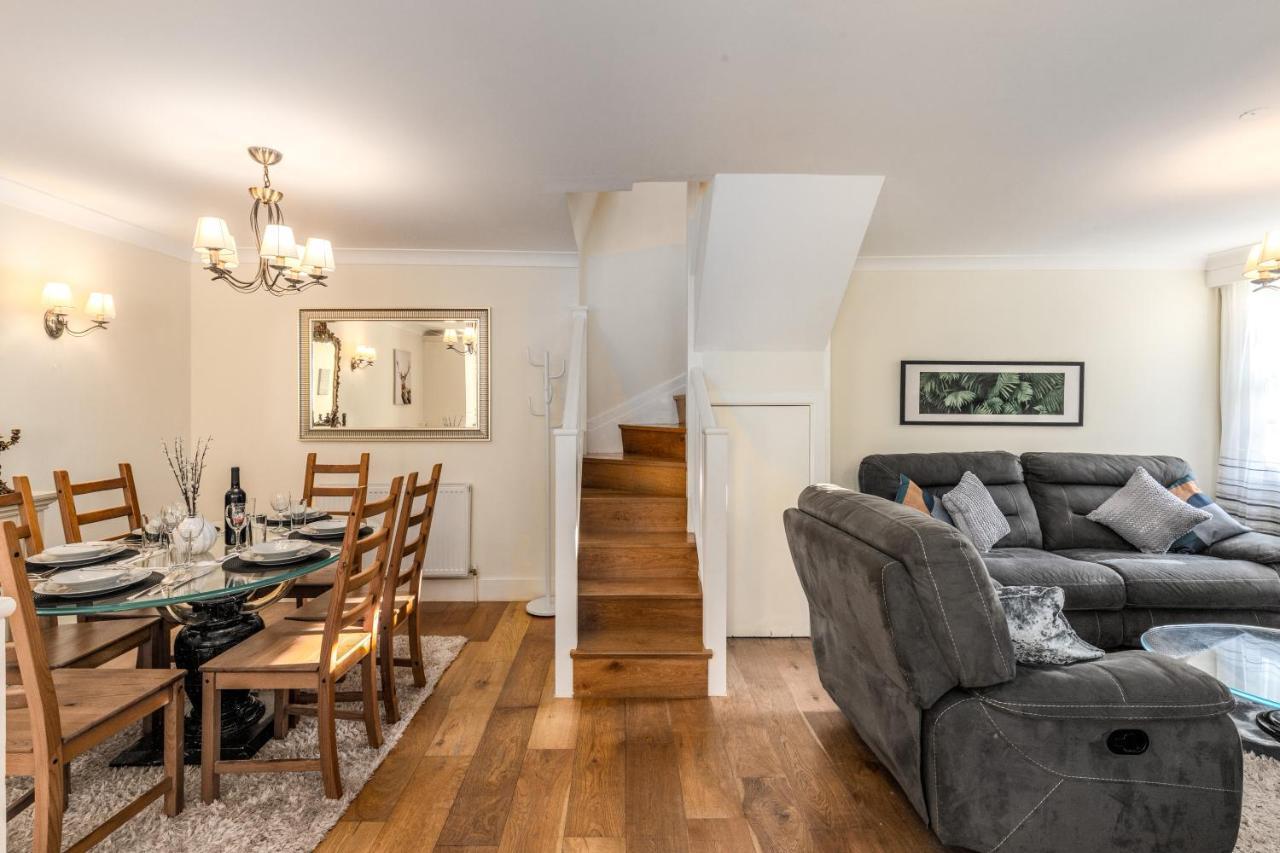 Apartment Stunning 3 Bed Townhouse *