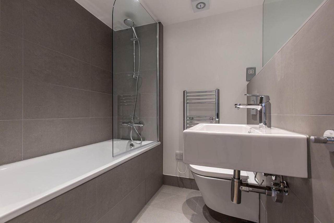 Kensington Olympia Apartment, Breakfast London