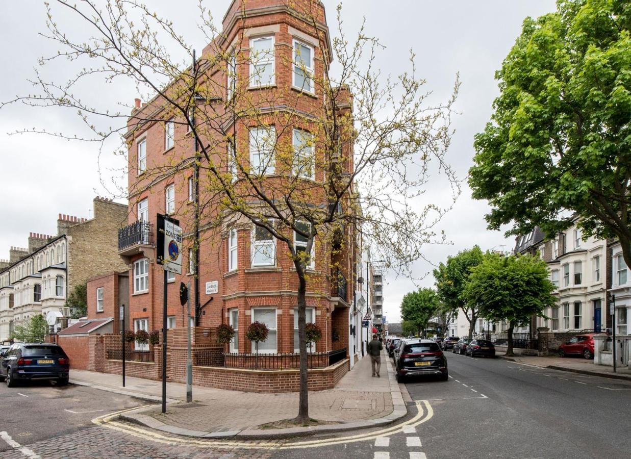 Kensington Olympia Apartment, Breakfast London