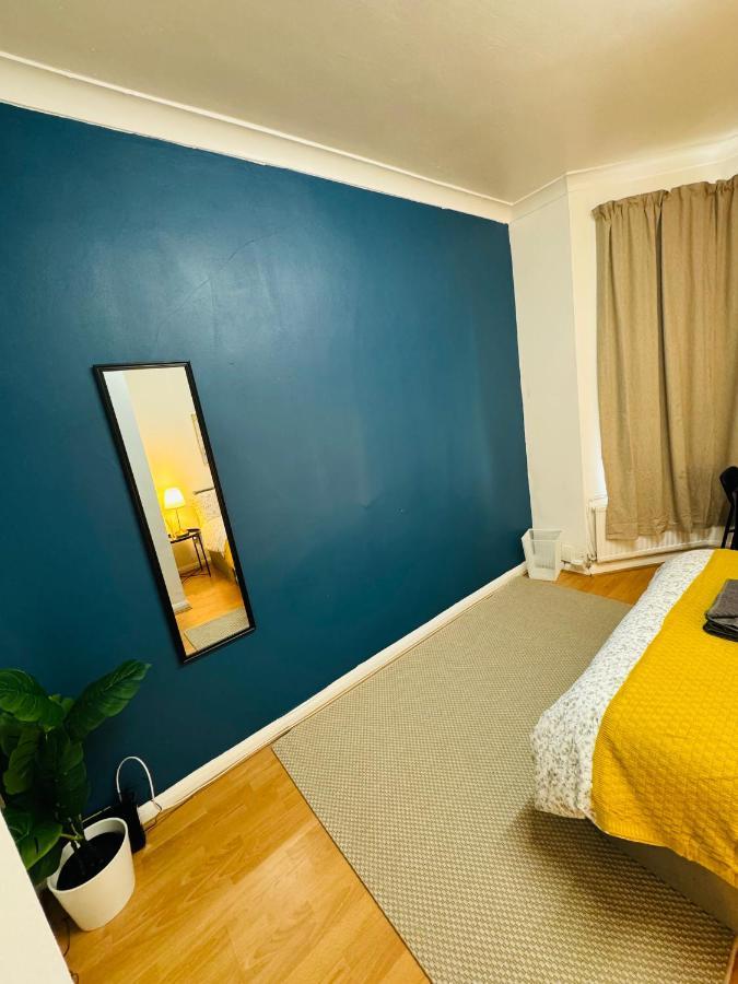 2 Bedrooms House Near Central London