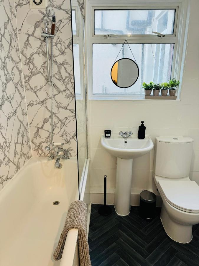 Ferienhaus 2 Bedrooms House Near Central *