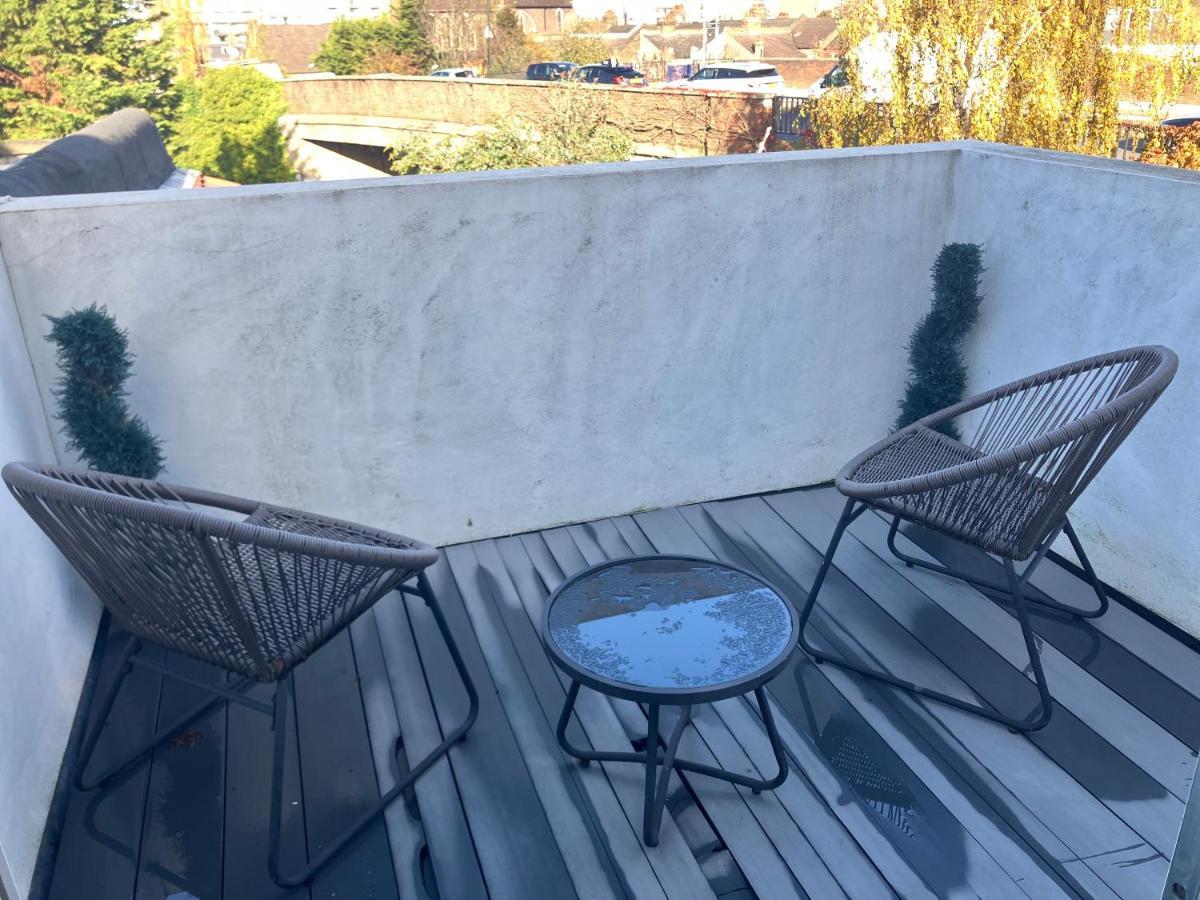 Stylish 1 Bed Flat With Private Terrace In Wimbledon - 3 The Queens Apartment *
