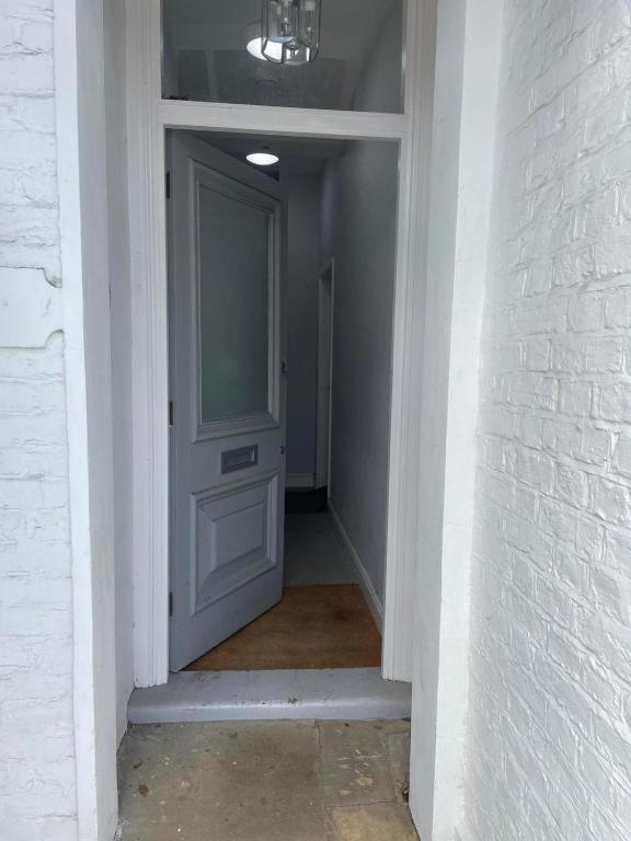 Apartment Stylish 1 Bed Flat With Private Terrace In Wimbledon - 3 The Queens *