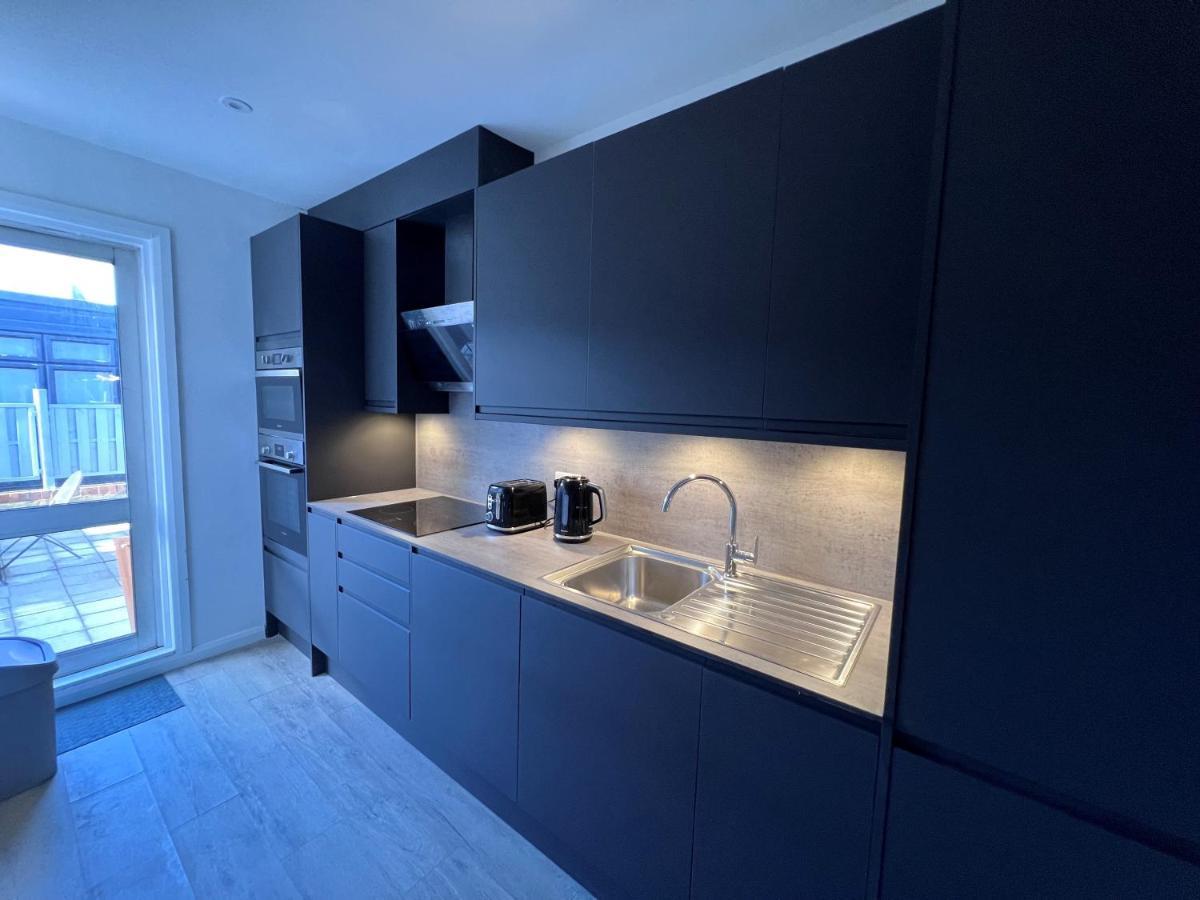 Leilighet Flat In With Large Patio London