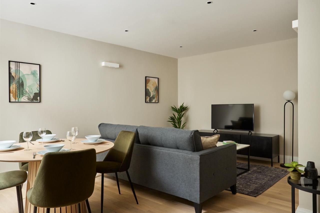 Chancery Lane By Viridian *