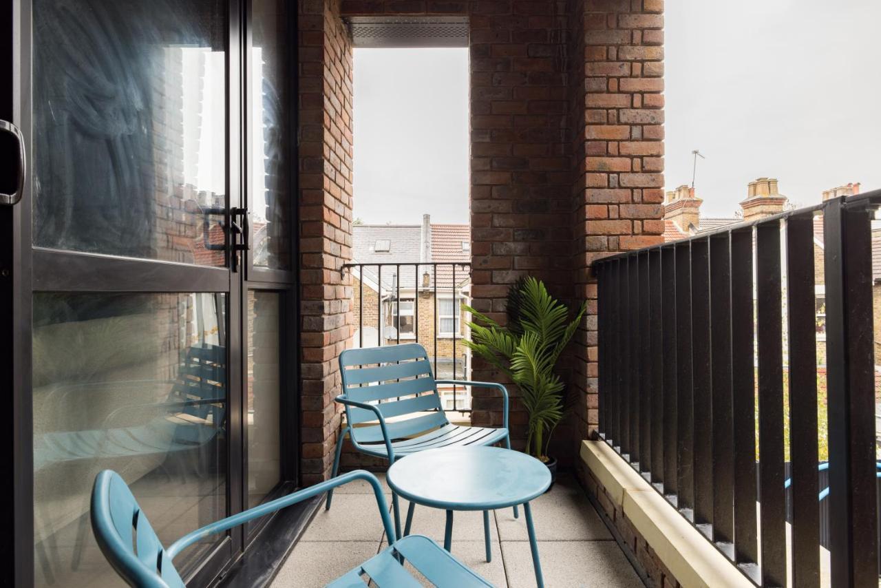 The Wembley Hideout - Stylish 2bdr Flat With Balcony Apartment
