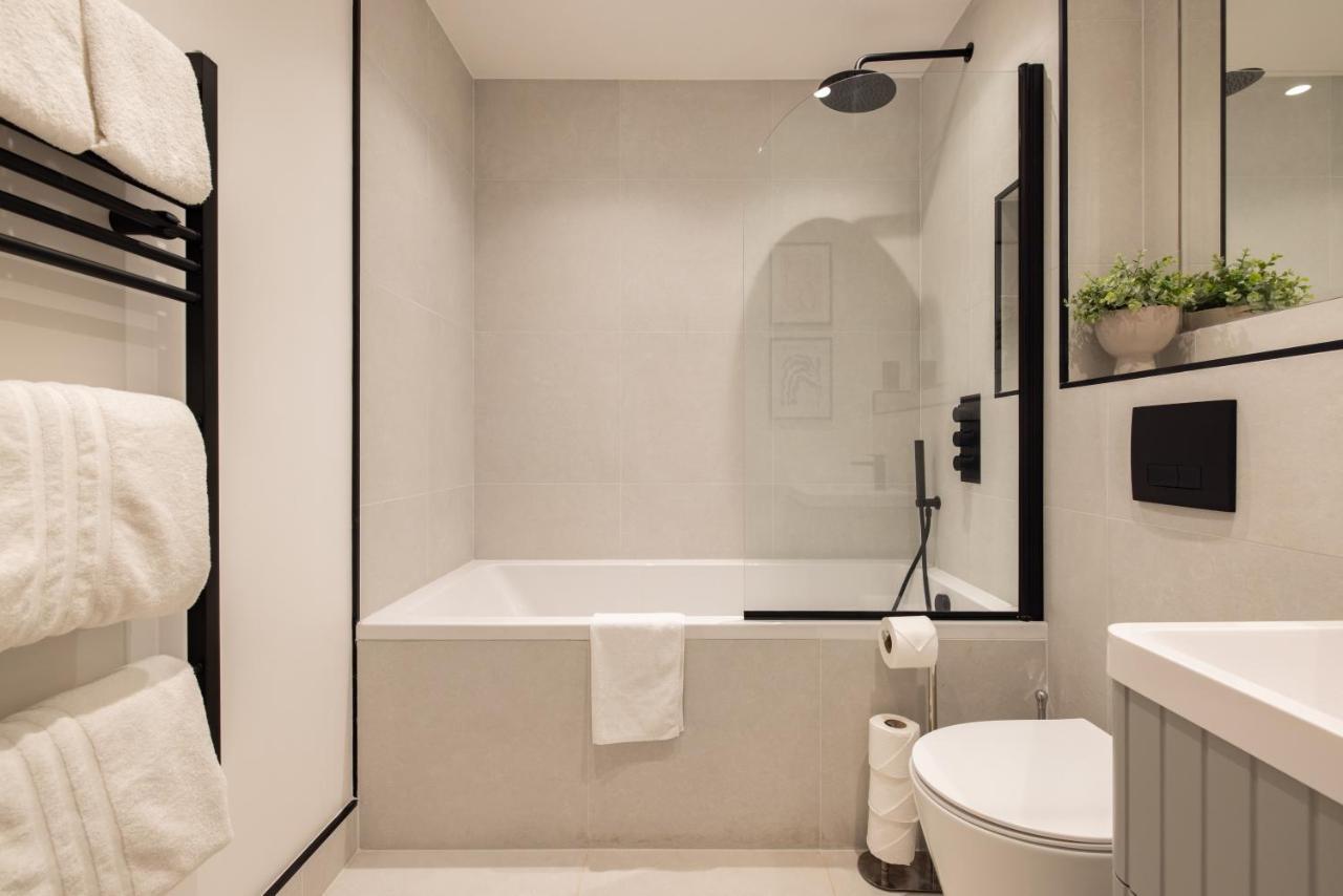 The Wembley Hideout - Stylish 2bdr Flat With Balcony Apartment London