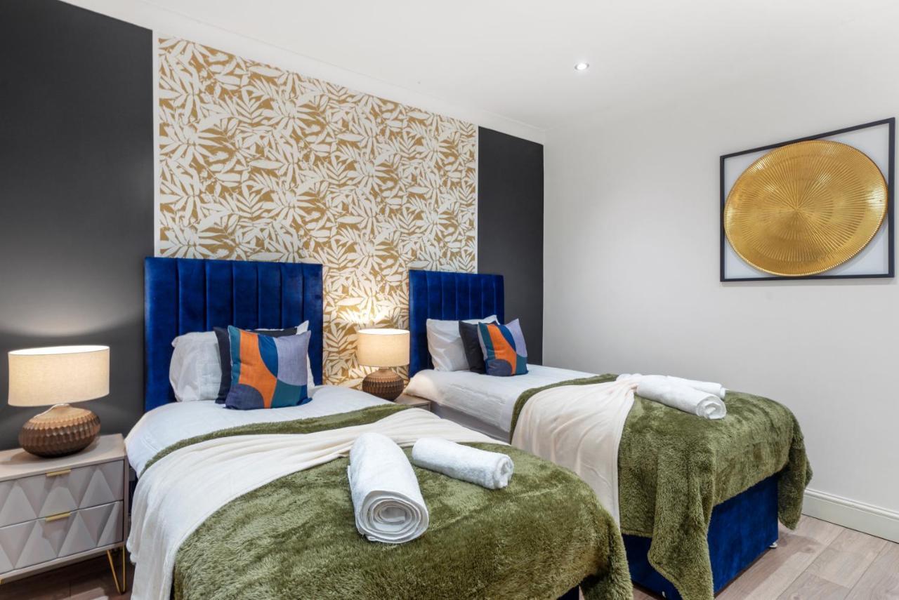 Stunning 3-Bedroom In London - Sleeps 8 Apartment *