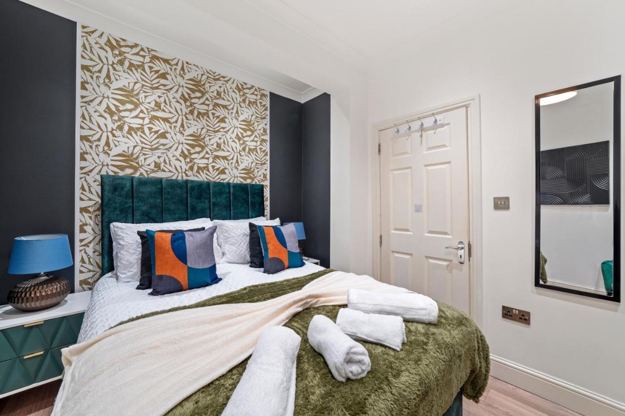 Stunning 3-Bedroom In London - Sleeps 8 Apartment London