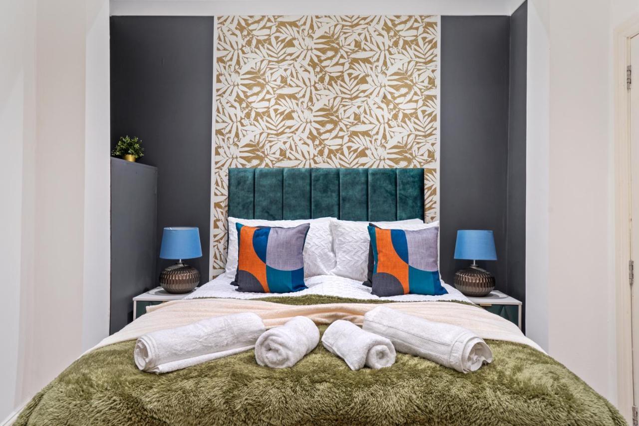Stunning 3-Bedroom In London - Sleeps 8