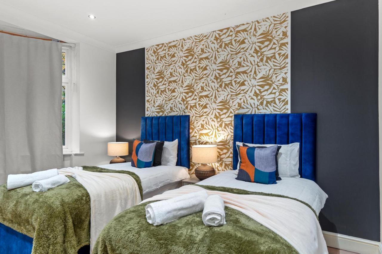 Stunning 3-Bedroom In London - Sleeps 8 Apartment *