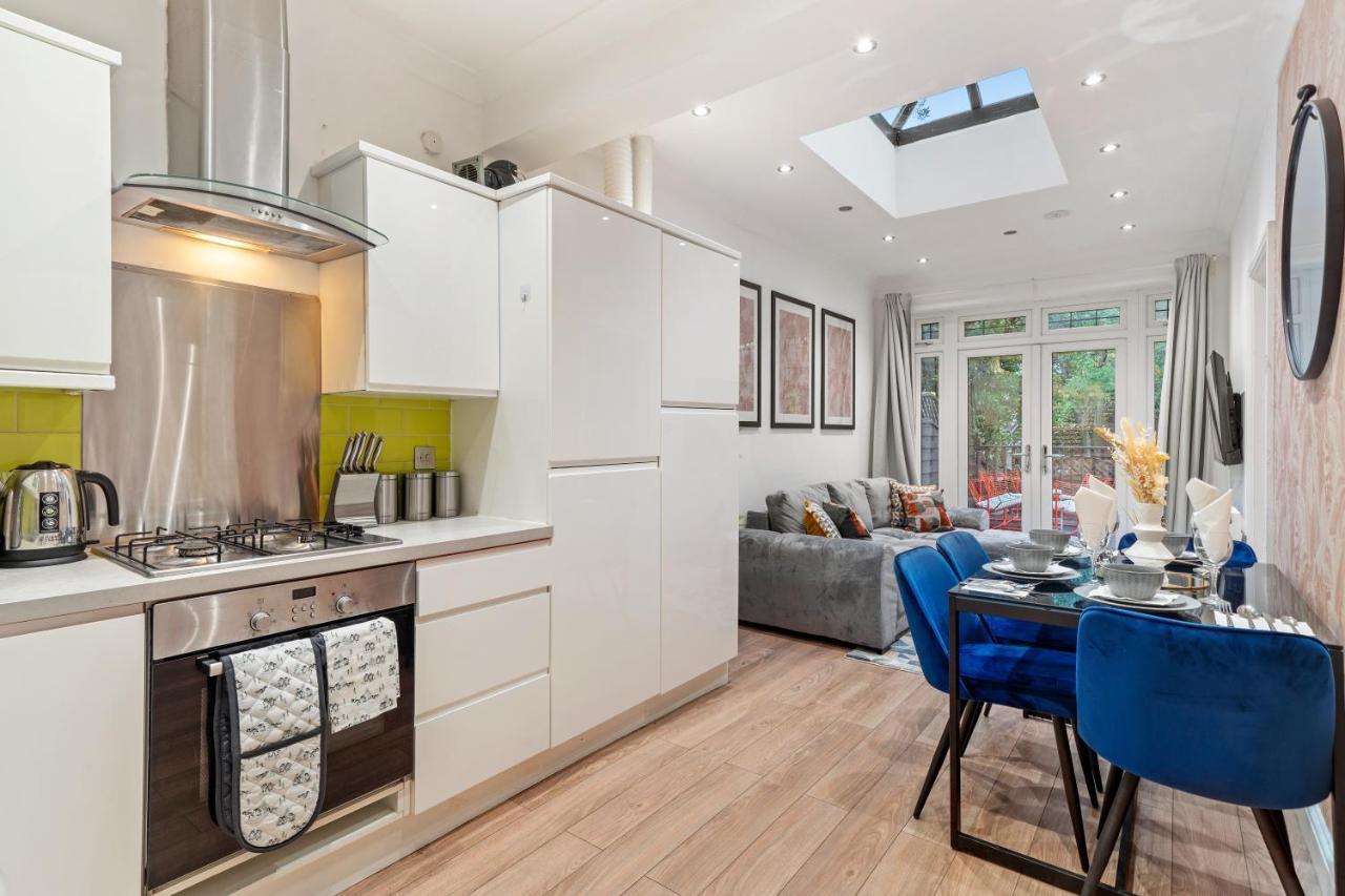 Stunning 3-Bedroom In London - Sleeps 8 * London