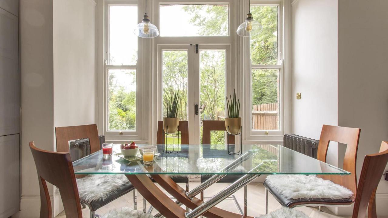 Stunning 4-bed In London-parking & Garden Appartement Londen