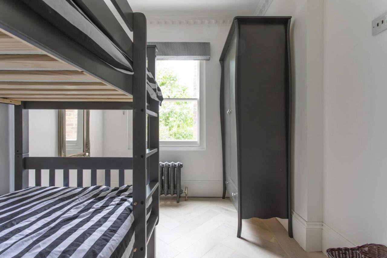Stunning 4-bed In London-parking & Garden Londen
