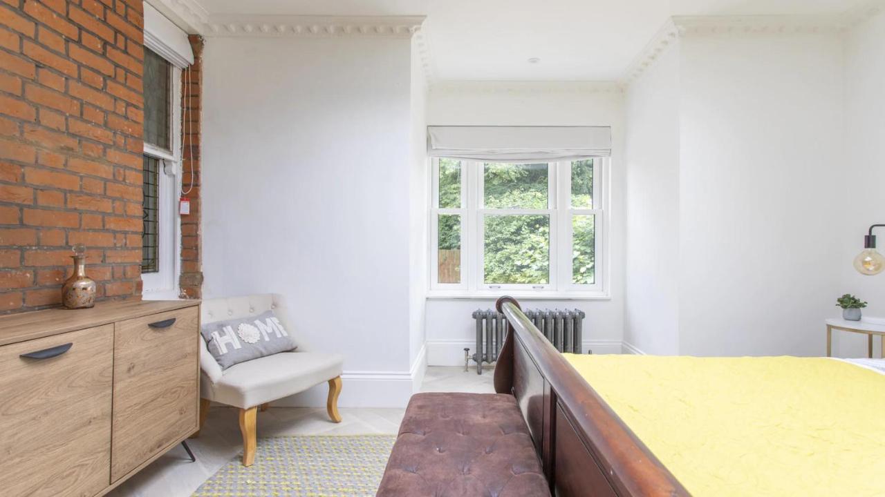 Stunning 4-bed In London-parking & Garden Appartement