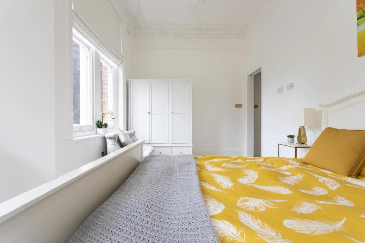 Stunning 4-bed In London-parking & Garden *