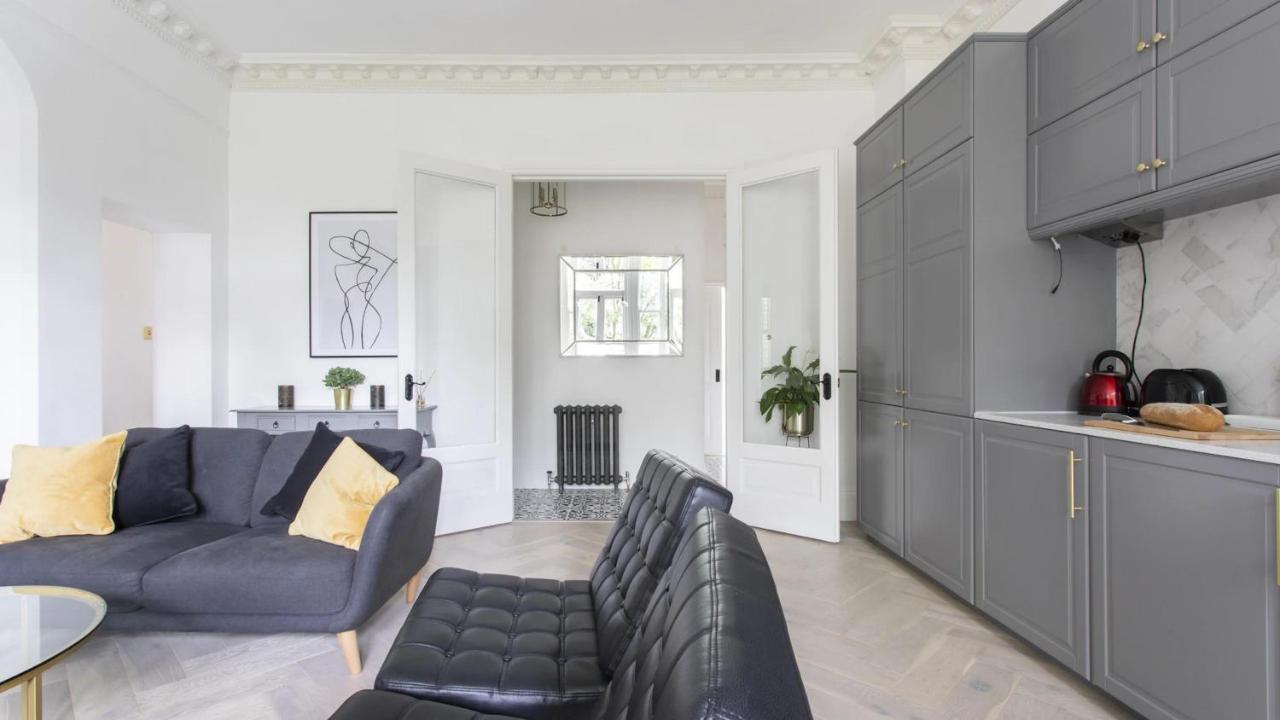Stunning 4-bed In London-parking & Garden Appartement Londen