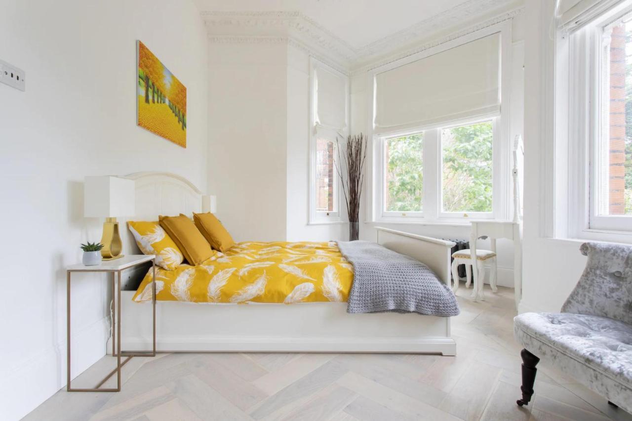 Stunning 4-bed In London-parking & Garden Appartement